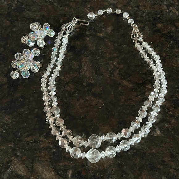 Jewelry - Vintage aurora borealis beaded necklace earrings clip